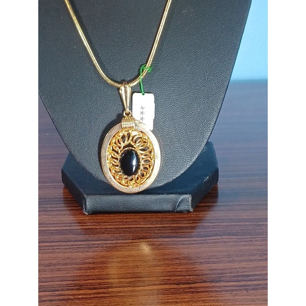 Vintage Golden Oval Pendant Black Onyx Design Rope Chain NecklaceBy P Craft - Picture 2 of 9